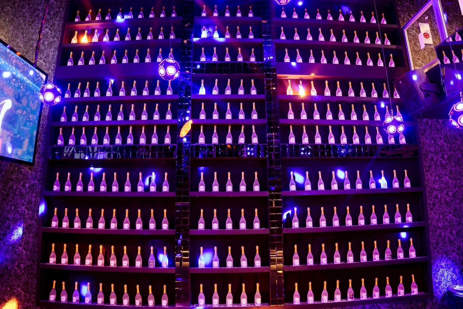 Dragon Night Club-image5