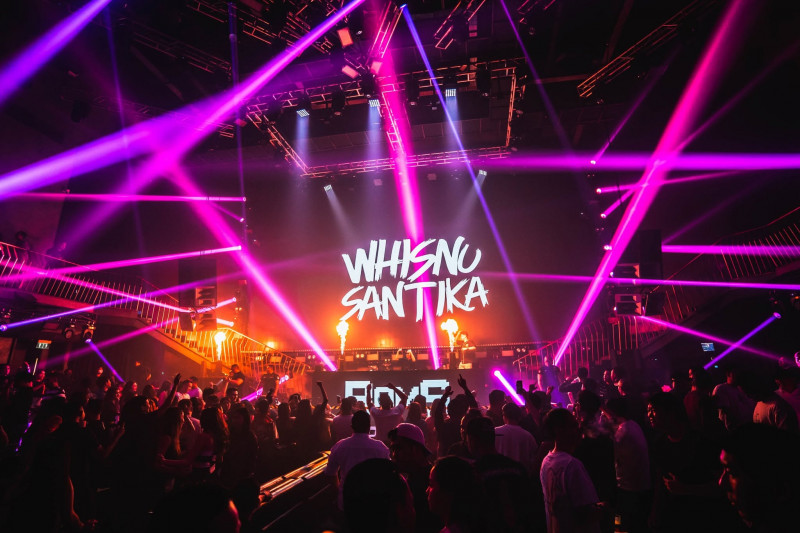 W Super Club-image1