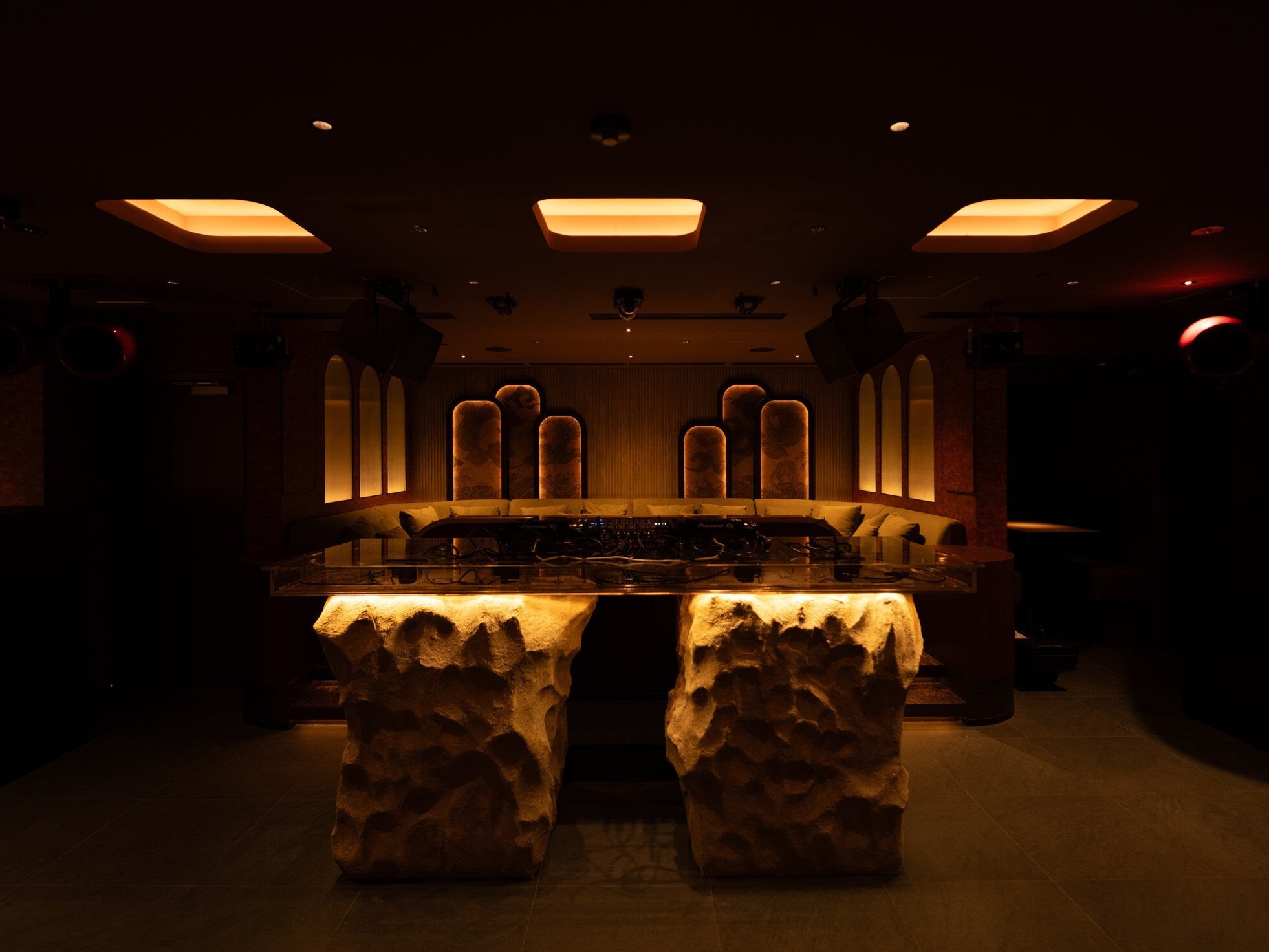 西麻布「THE TOKYO CLUB」がグランドオープン！ MUSE跡地に誕生した大人のためのMUSIC BAR & CLUB