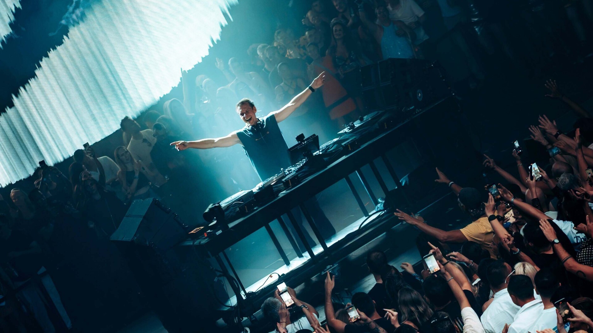 A State of Trance Rotterdam 2027、第一弾ラインナップ発表！Vini Vici B2B Space 92やArmin van Buurenの5時間セットが決定